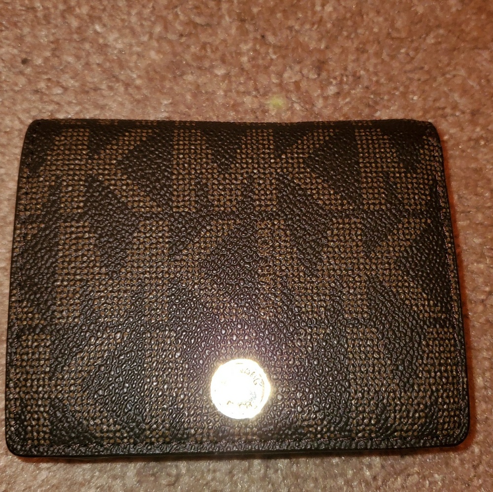 Mk signature saffiano